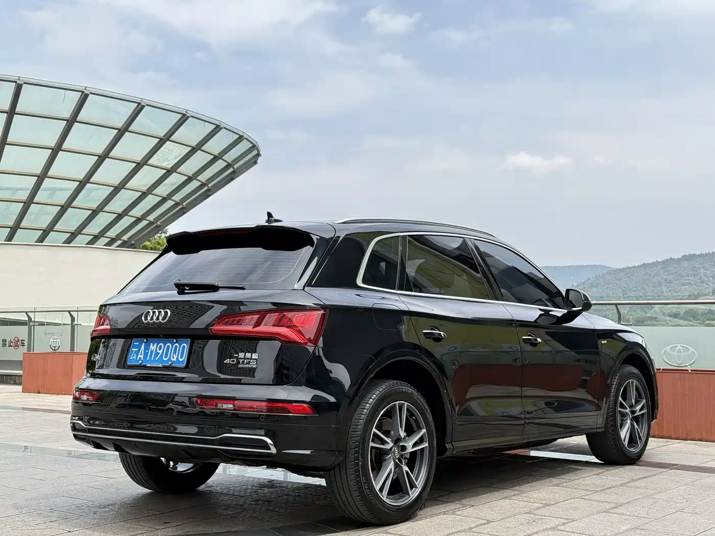 Audi Q5L 2020 Facelift 40 TFSI Honor Fashion фото 4