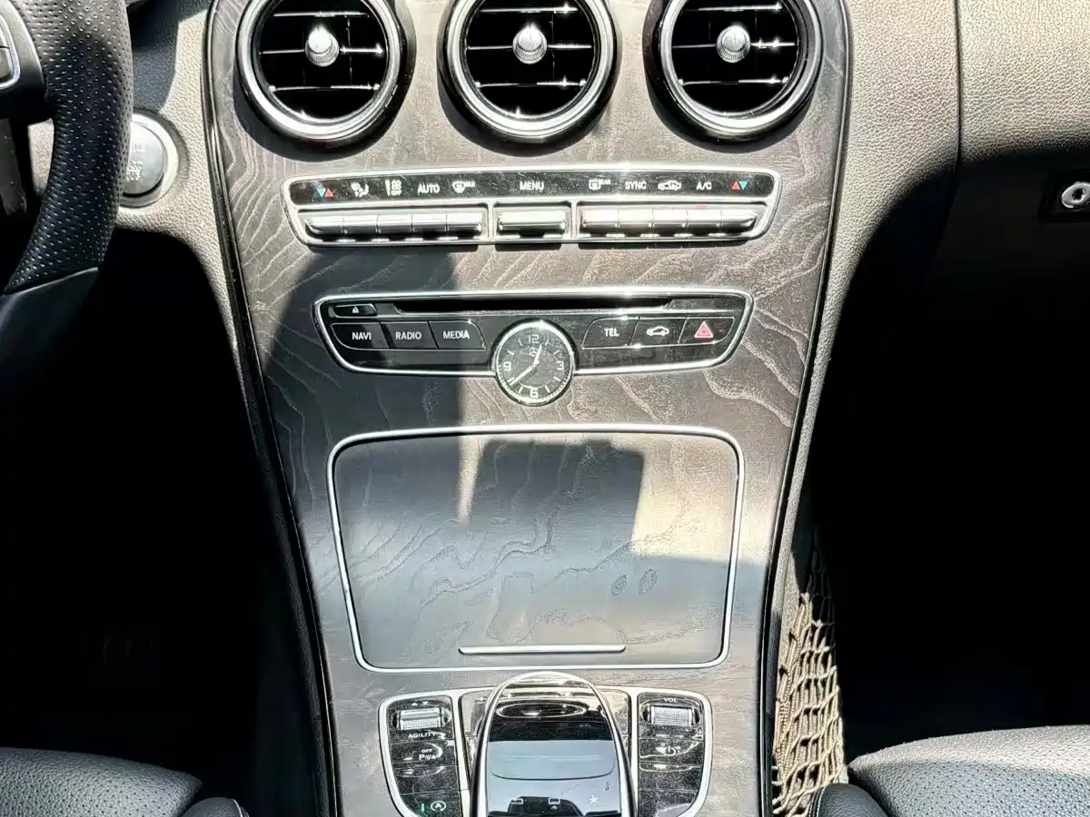 Mercedes-Benz C-Class 2015 Facelift C 200 L Sport фото 17