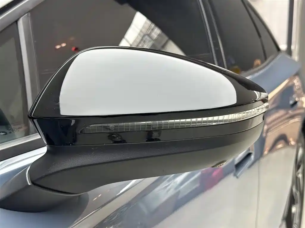 VOLKSWAGEN ID.7 VIZZION