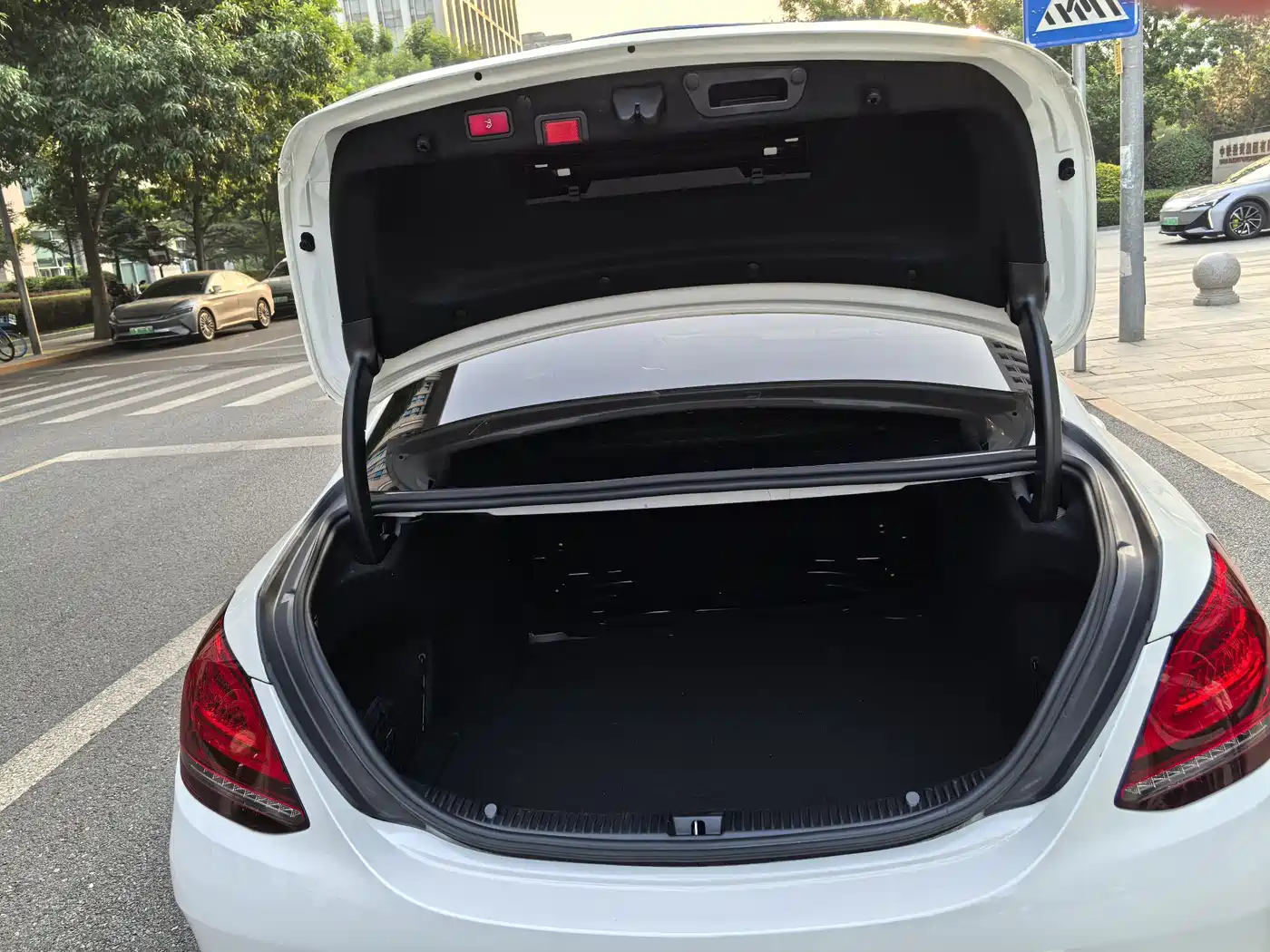 Mercedes-Benz C-Class 2021 C 260 Starry Exclusive Edition фото 17