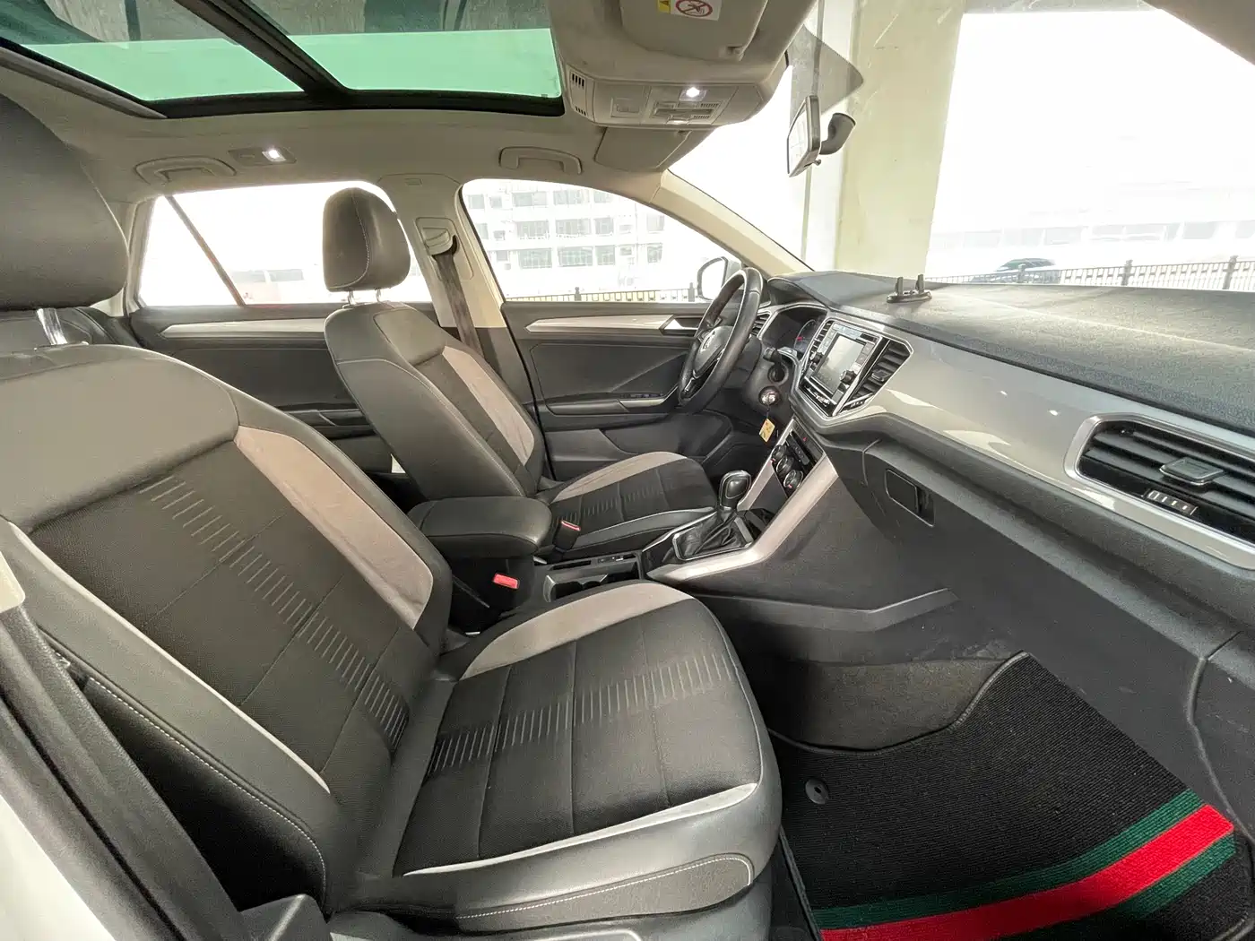 Volkswagen T-ROC 2020 230TSI DSG 2WD Progressive фото 11