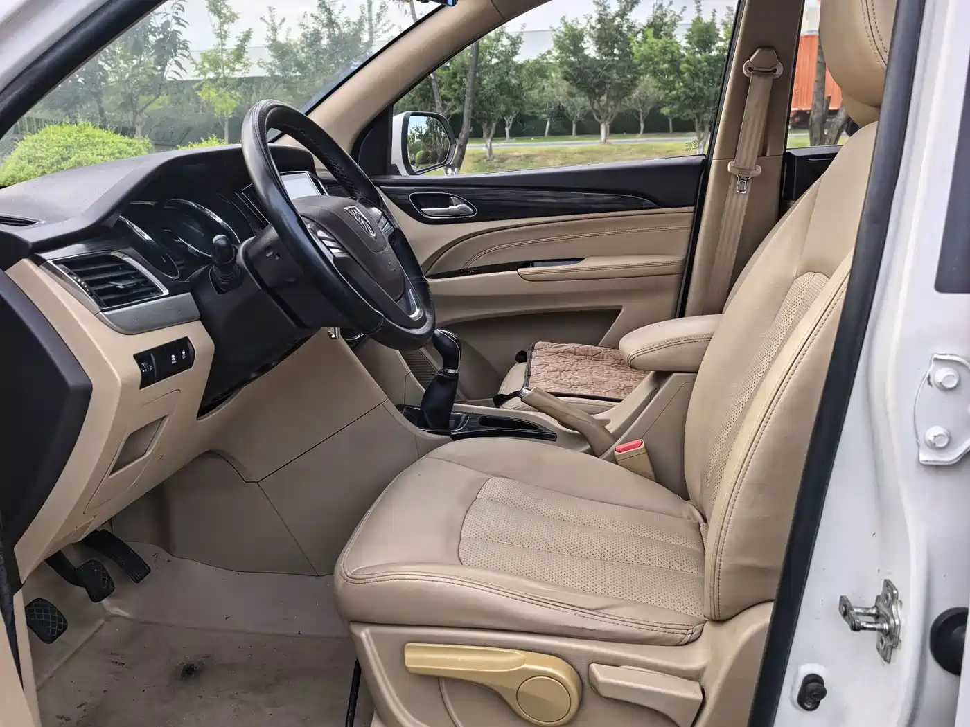Baojun 730 2015 2016 1.5L Manual Comfort 7-seater China V
