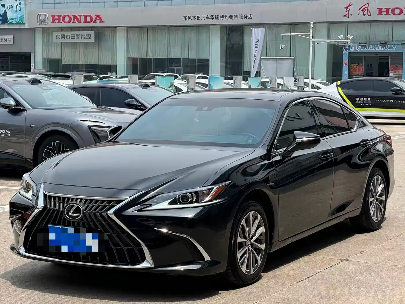 Lexus ES 2023 200 Excellence Edition фото 3