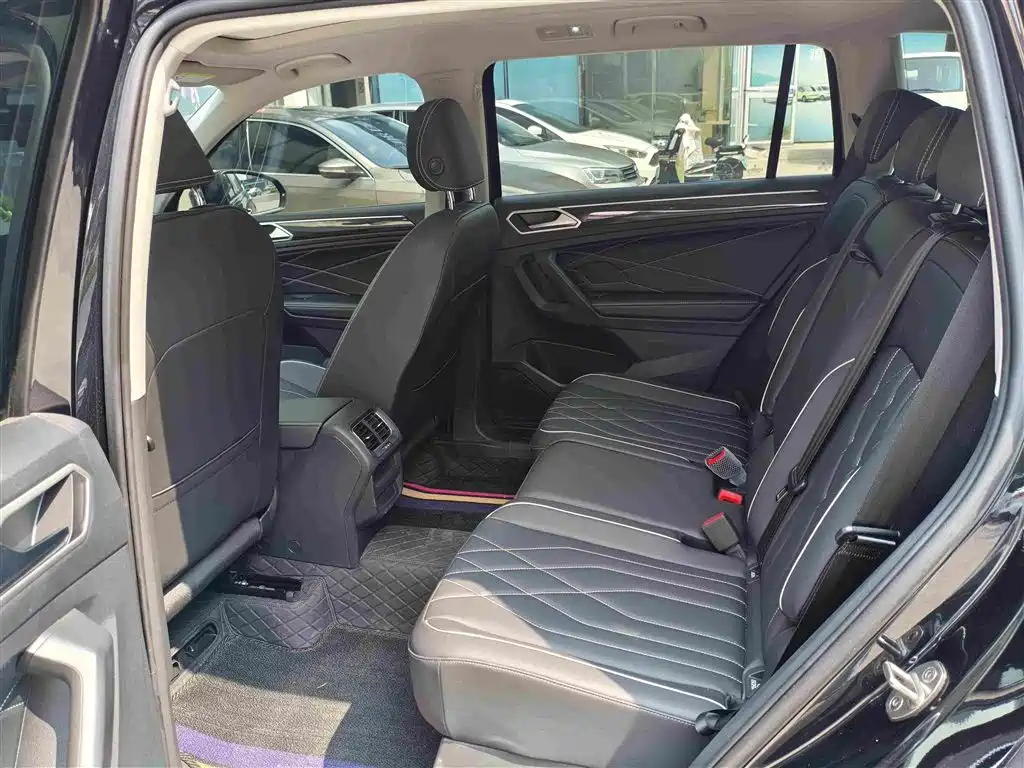 Volkswagen Tiguan L 2025 2024 Outstanding 300TSI Auto 2WD Dragon Soaring Edition