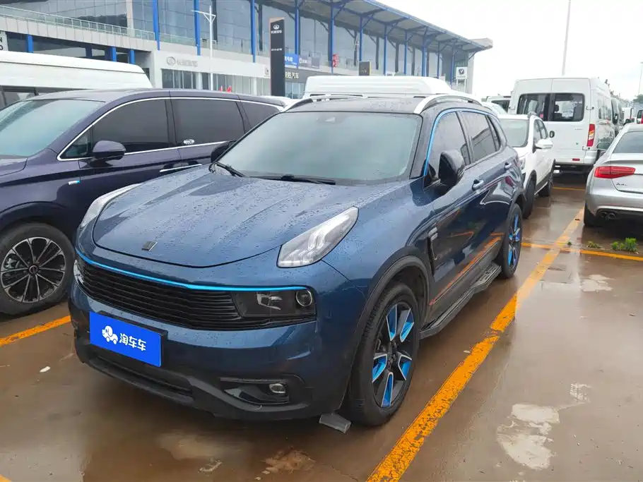 Lynk & Co 01 2017 2.0T 2WD Pro Shine Edition