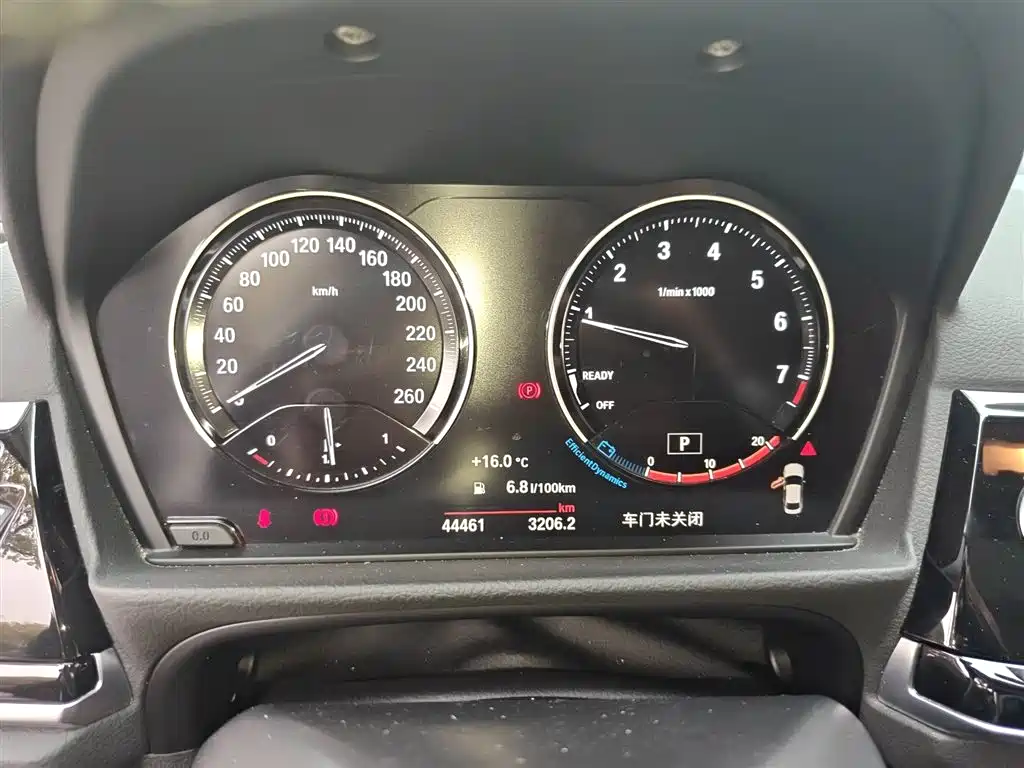 BMW 1 Series 2022 120i M Sport Shadow Edition фото 8