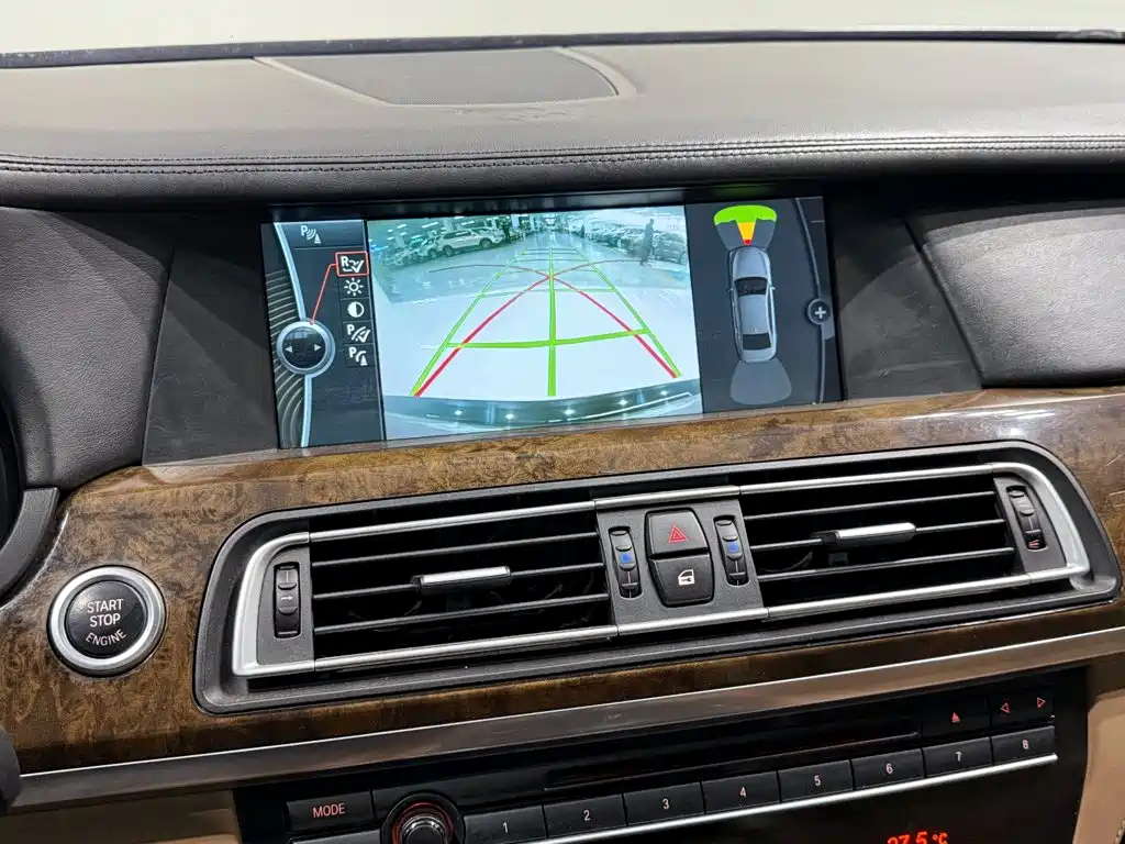 Фото 8 - BMW 7 Series