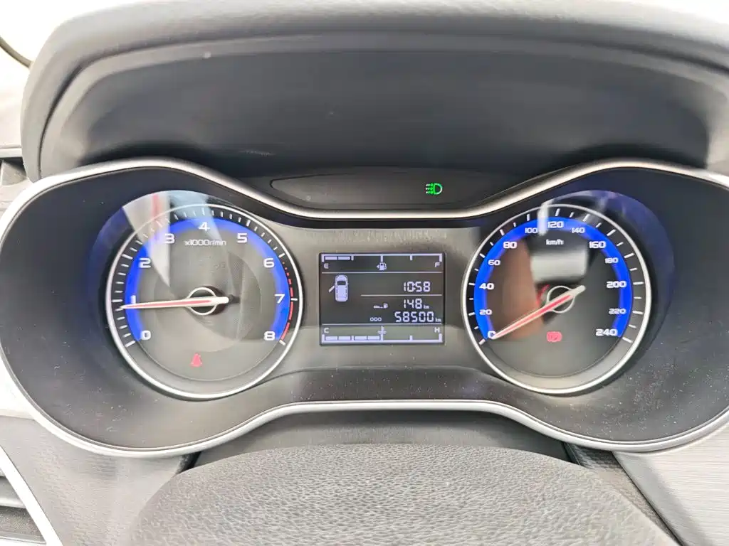 Фото 14 - Geely Vision
