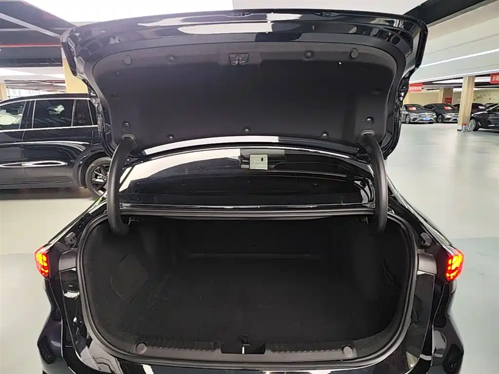 Geely Galaxy Galaxy L6 2024 125km PLUS Soaring Dragon Edition фото 19