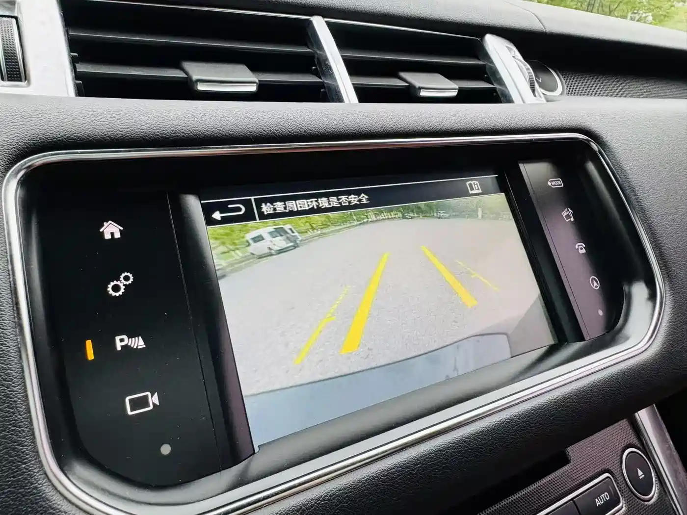 Land Rover Range Rover Sport 2016 Model 3.0 SC V6 HSE DYNAMIC фото 19