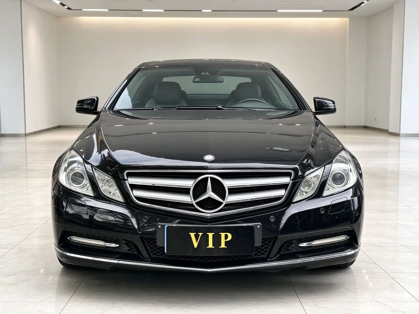 Фото 2 - Mercedes-Benz E-Class (Import)