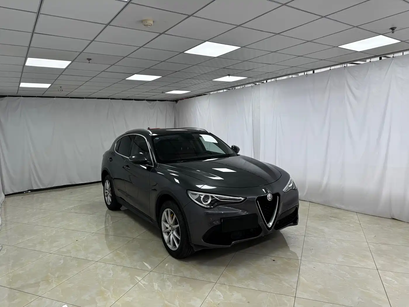 Alfa Romeo Stelvio 2019 2017 2.0T 200HP Luxury Edition