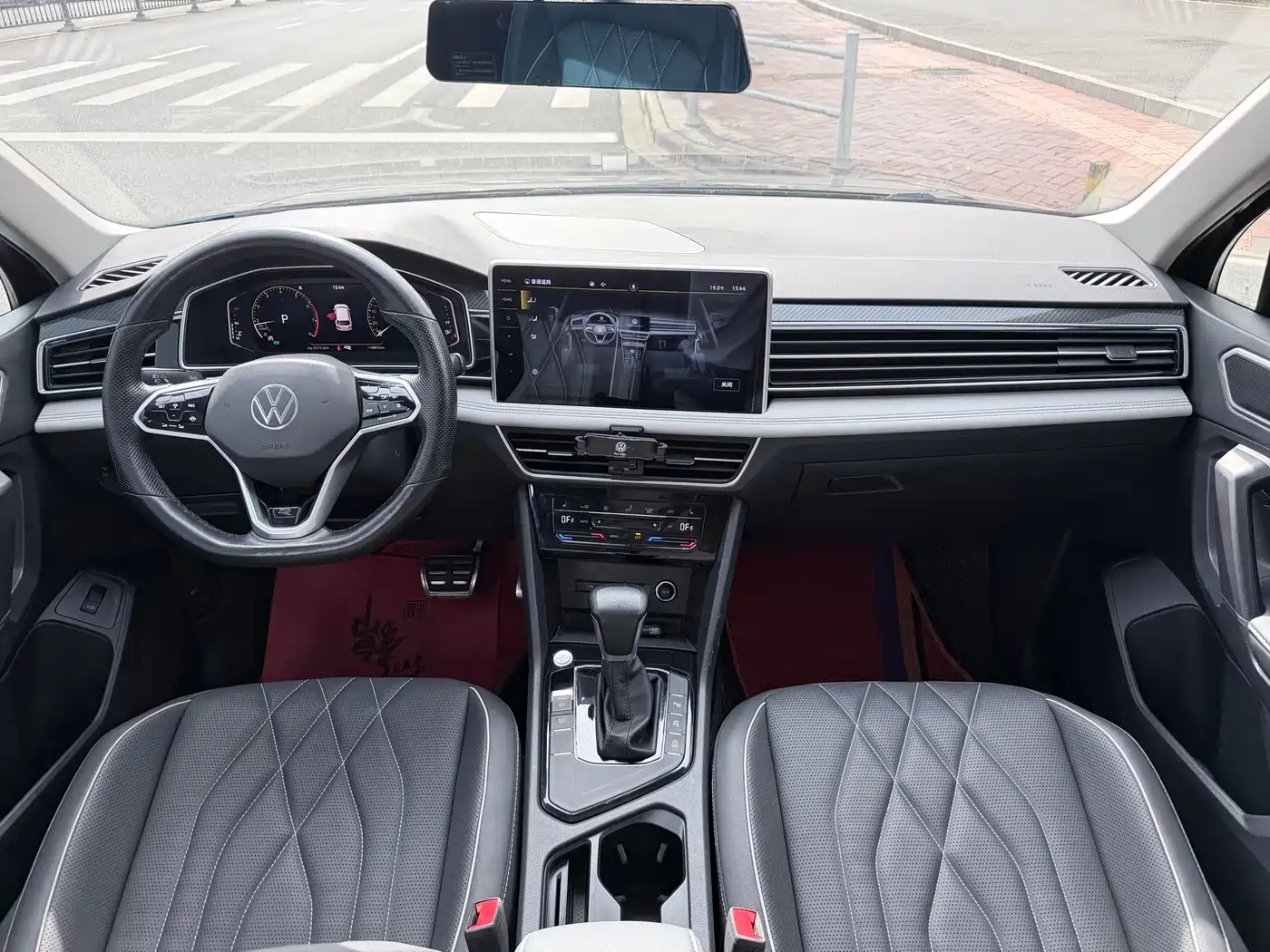 Volkswagen Tiguan L 2022 330TSI Auto 2WD R-Line Premium Edition фото 8