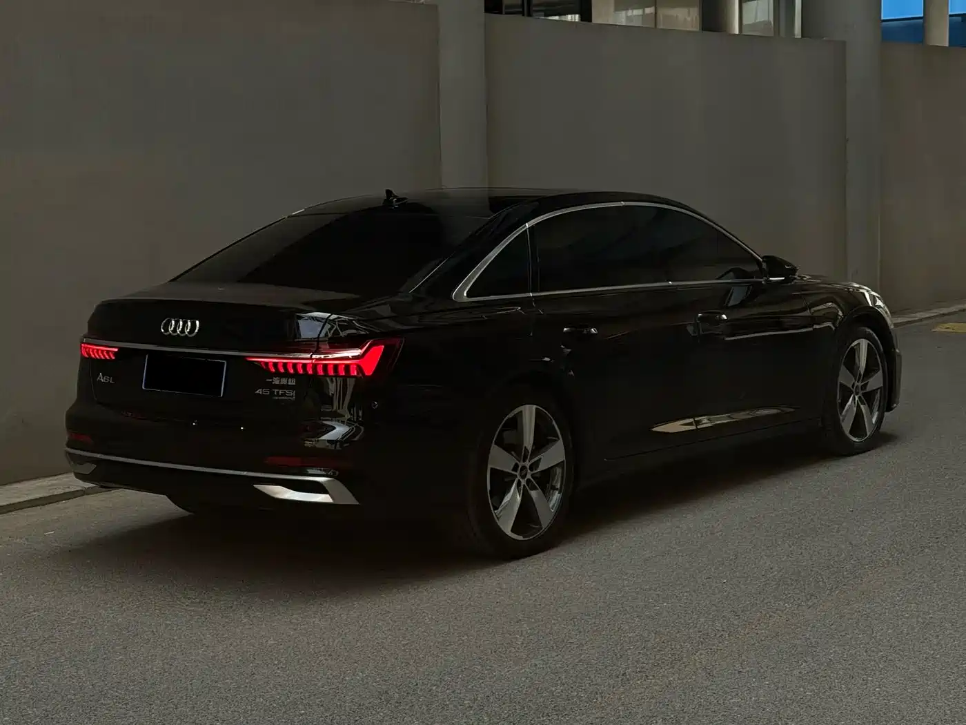 Audi A6L 2023 Facelift 45 TFSI quattro Premium Dynamic фото 4