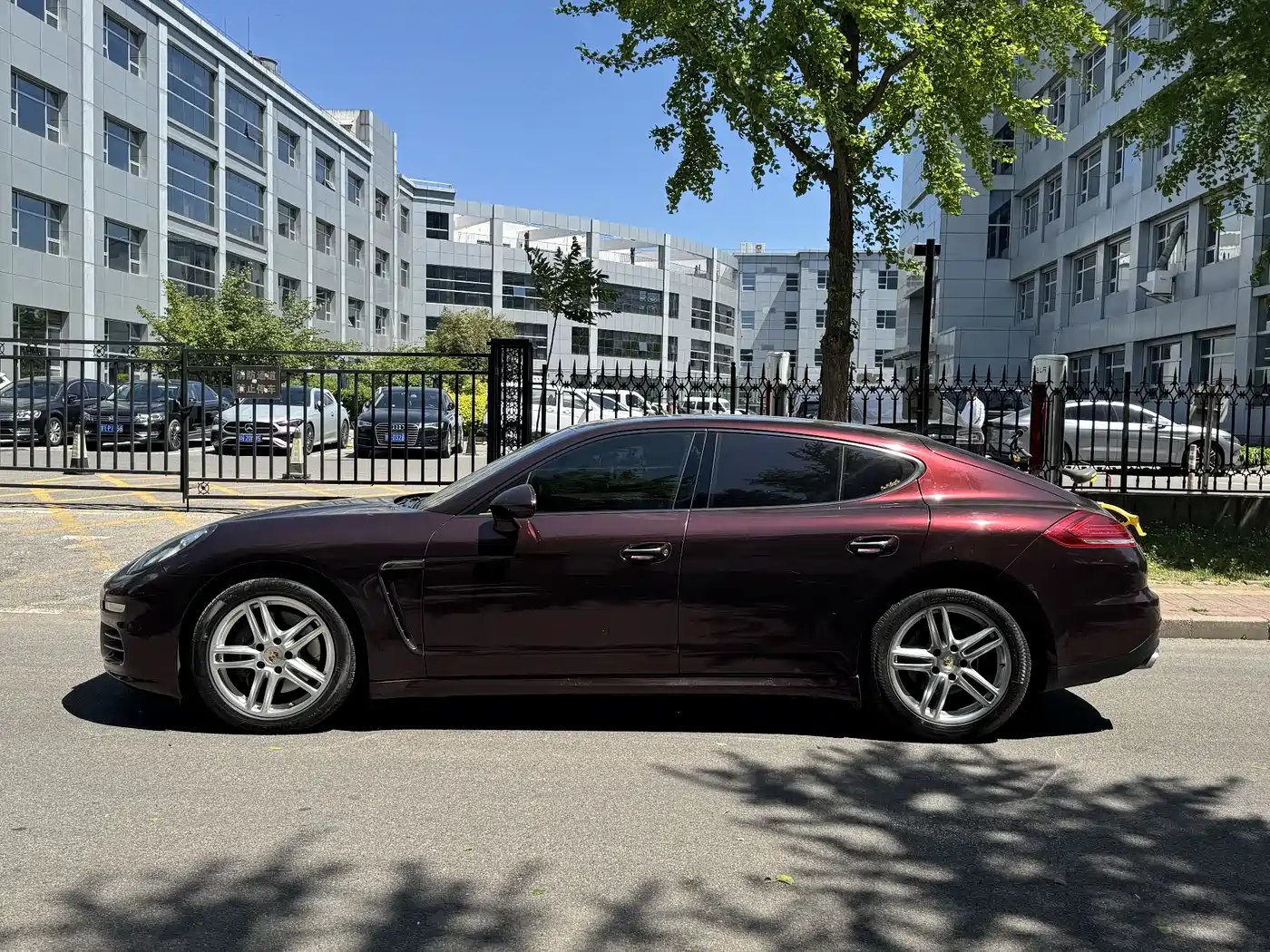 Porsche Panamera 2014 Panamera 4 3.0T фото 16