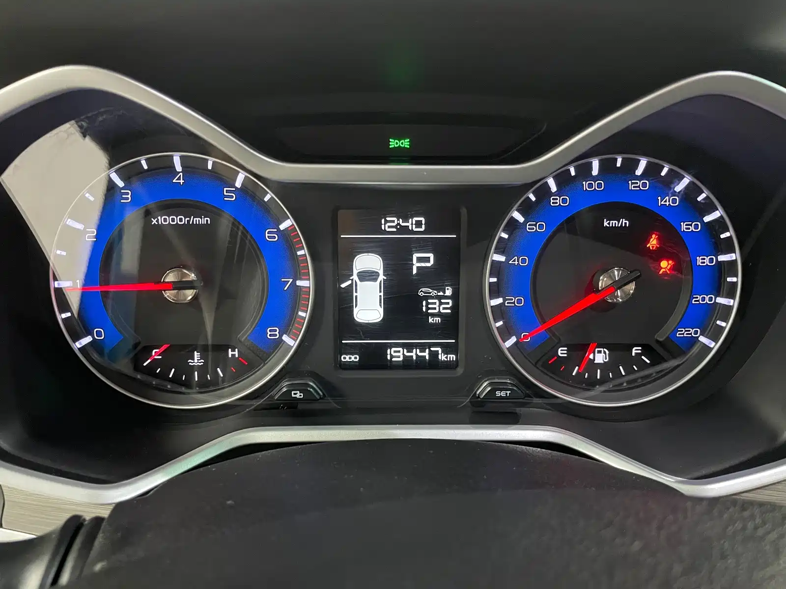Фото 9 - Geely Vision X3