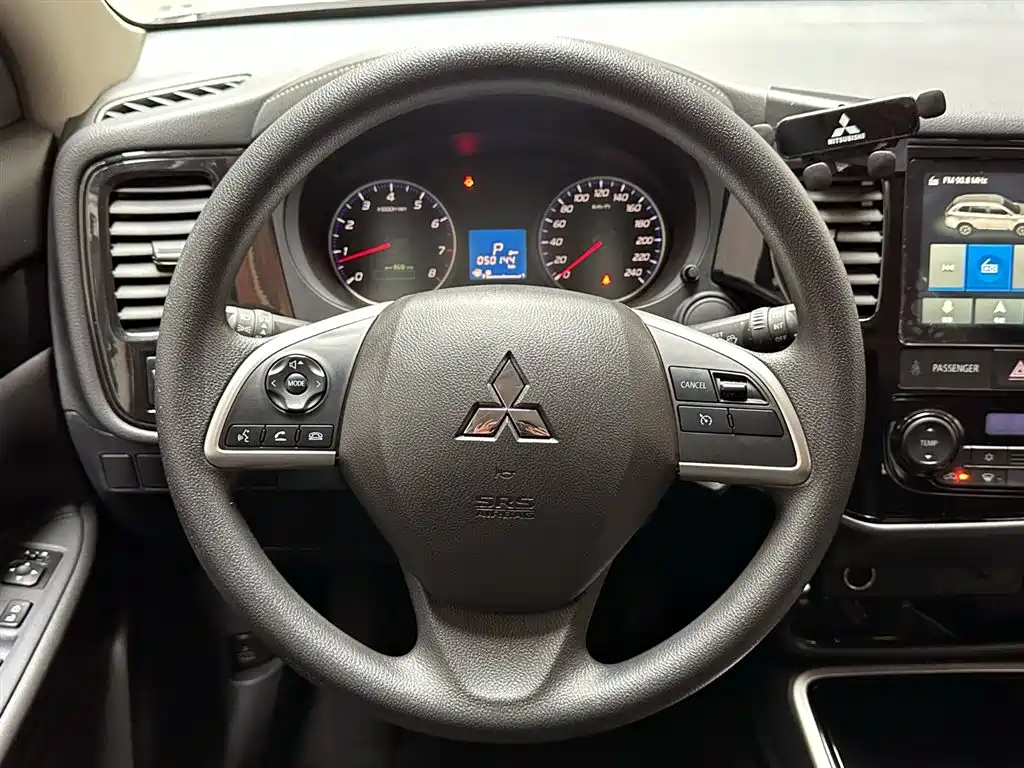 Mitsubishi Outlander 2021 2.0L 2WD Smooth Ride Version 5-Seater фото 12