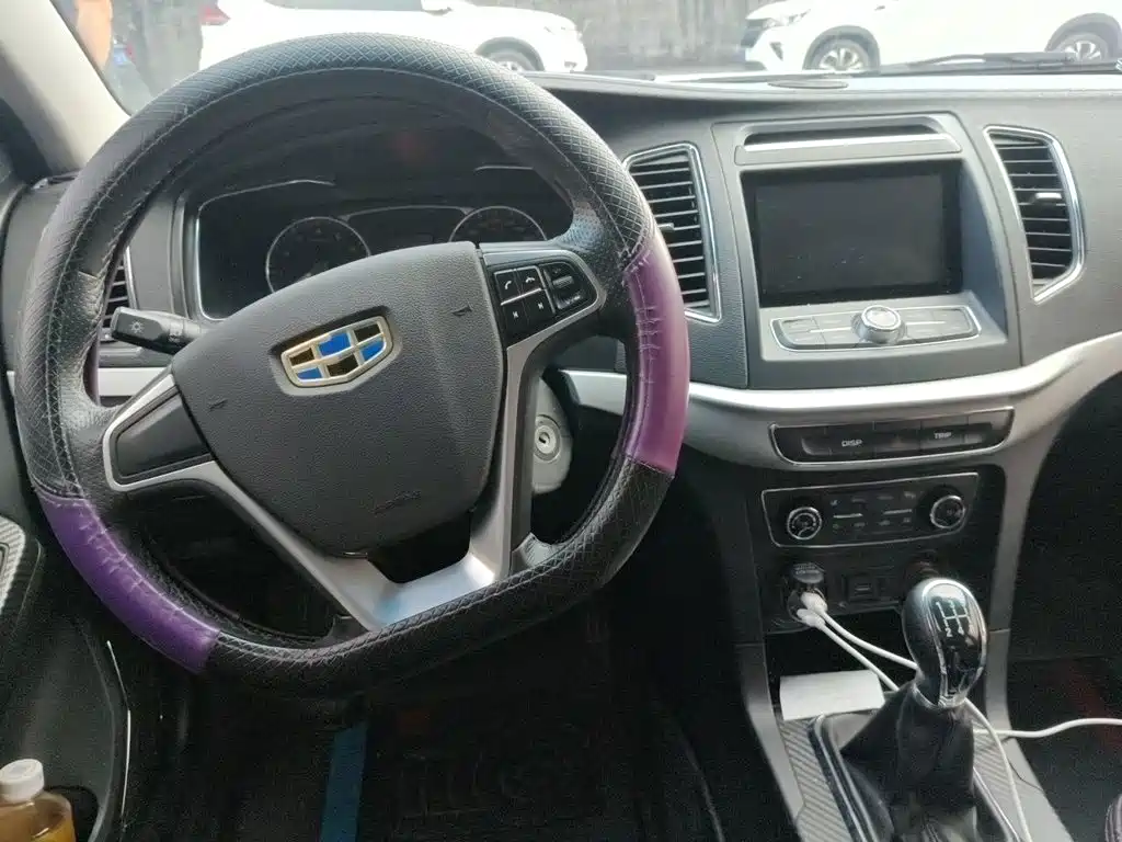 Фото 10 - Geely Vision