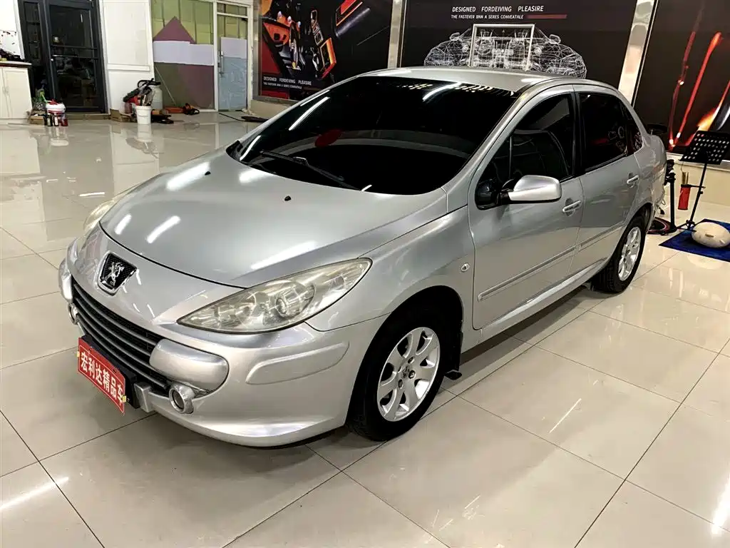Peugeot 307 2010 Model Sedan 1.6L Automatic Comfort Edition фото 2