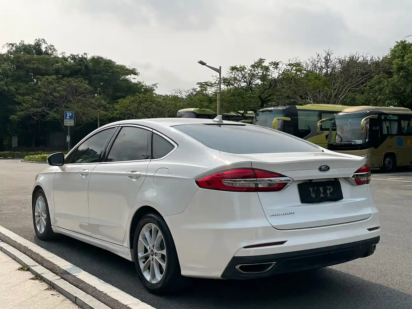 FORD MONDEO