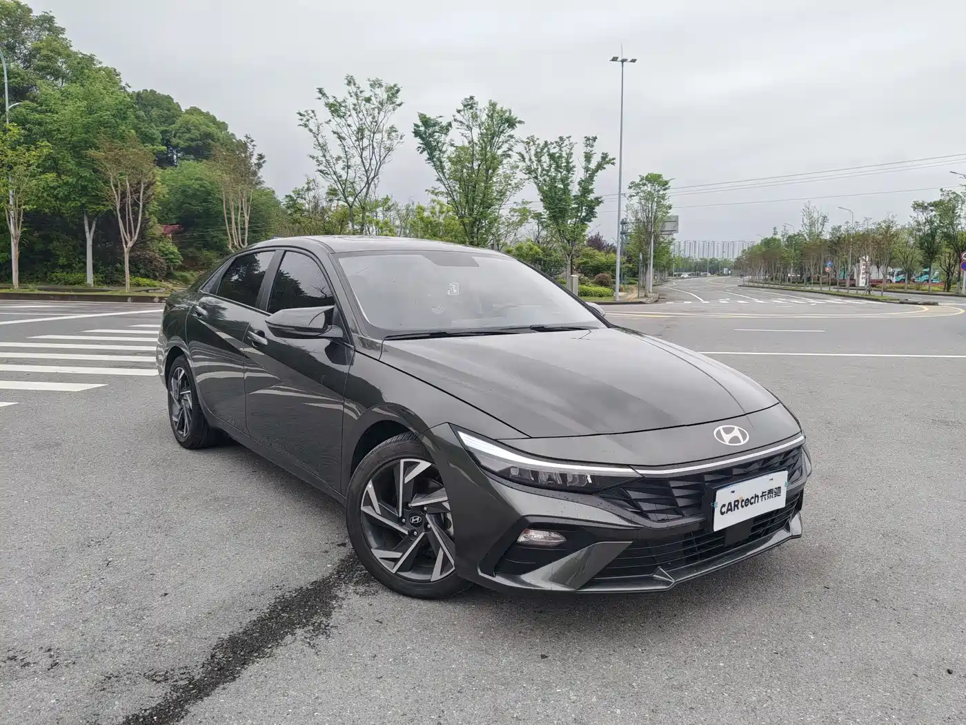 Hyundai Elantra 2023 1.5L CVT GLX Elite Edition фото 3
