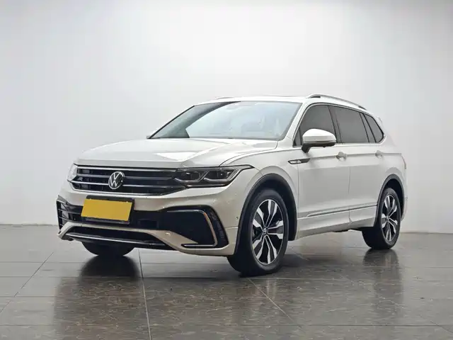 Volkswagen Tiguan L 330TSI, автомат, моноприводный, R-Line, Флагман
