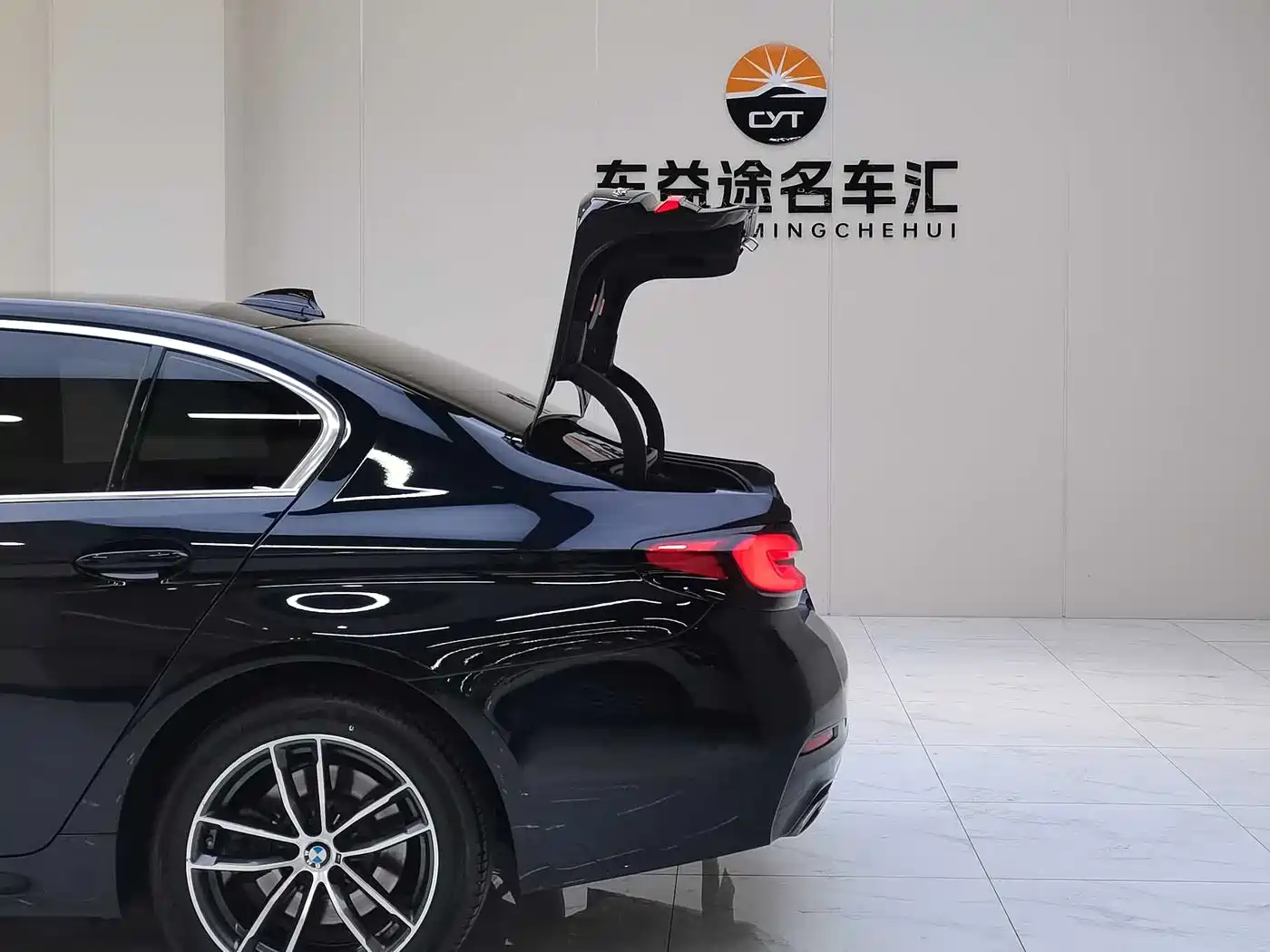 BMW 5 Series 2022 Model Second Facelift 525Li M Sport Package фото 11