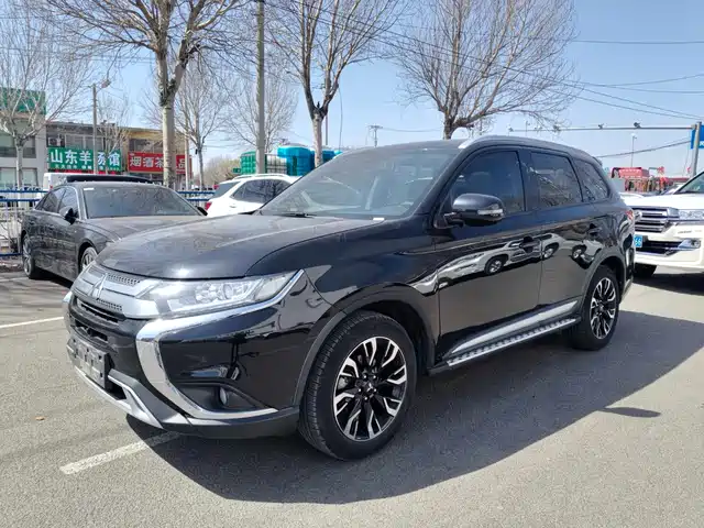 MITSUBISHI OUTLANDER