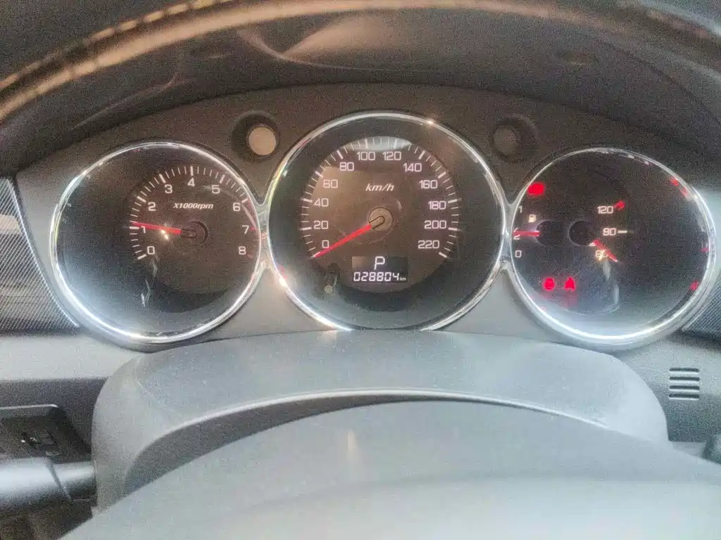 Dongfeng Aeolus Dongfeng Fengshen H30 2014 2013 CROSS 1.5L Automatic Luxury