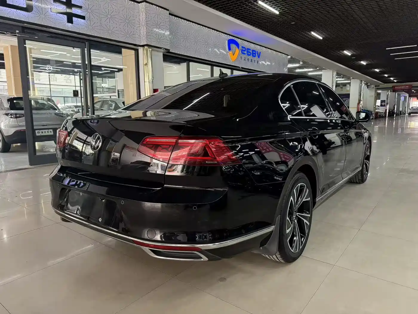 Volkswagen Magotan 2021 330TSI DSG 30th Anniversary Edition фото 7