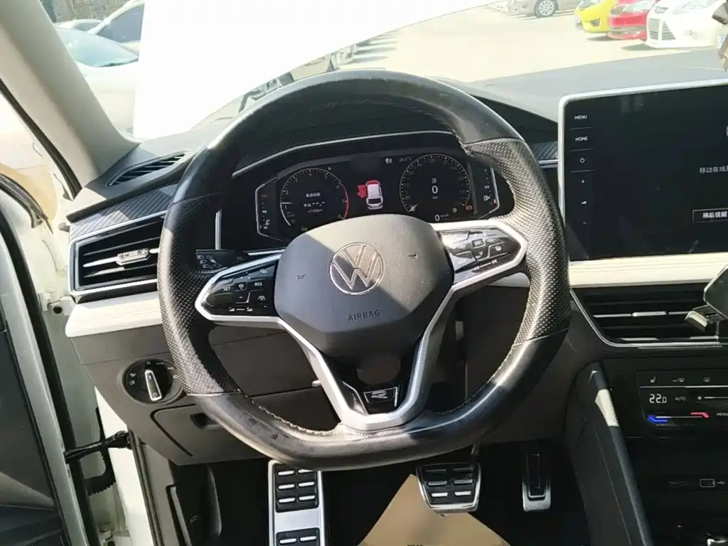 صورة 11 - Volkswagen Tiguan L