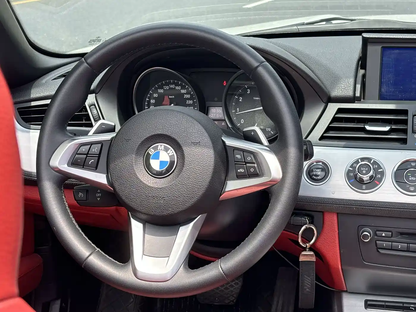 BMW Z4 2012 sDrive20i Leading фото 7