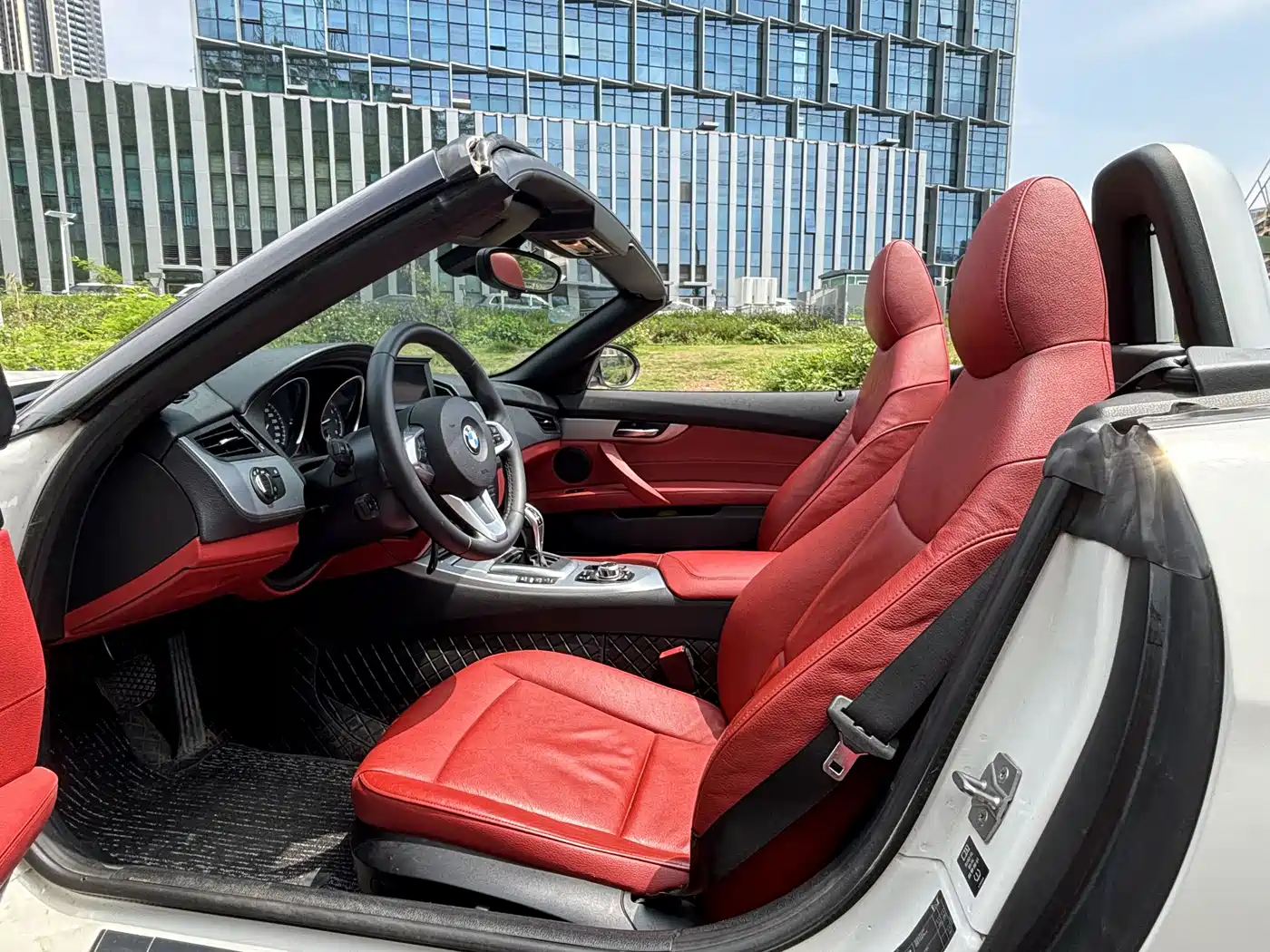 BMW Z4 2012 sDrive20i Leading фото 18