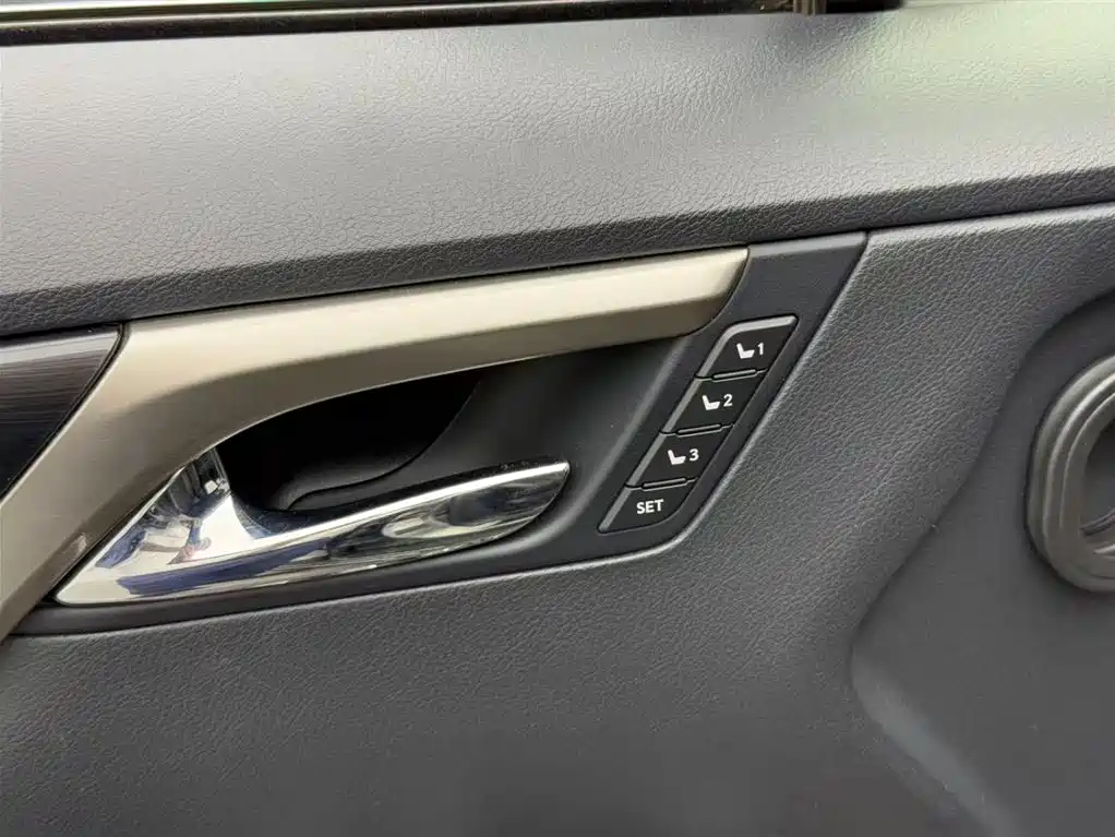 Lexus RX 2016 300 4WD Elegance Edition (China V) фото 7