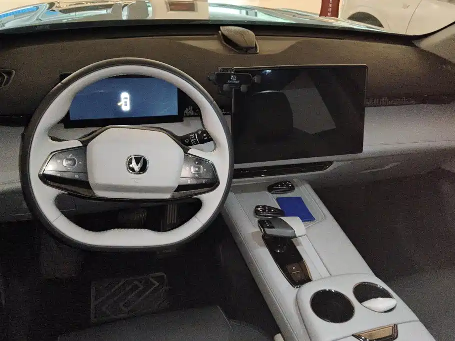 Changan UNI-Z New Energy 2024 2024 Blue Whale Smart Electric iDD 125km Excellence Model