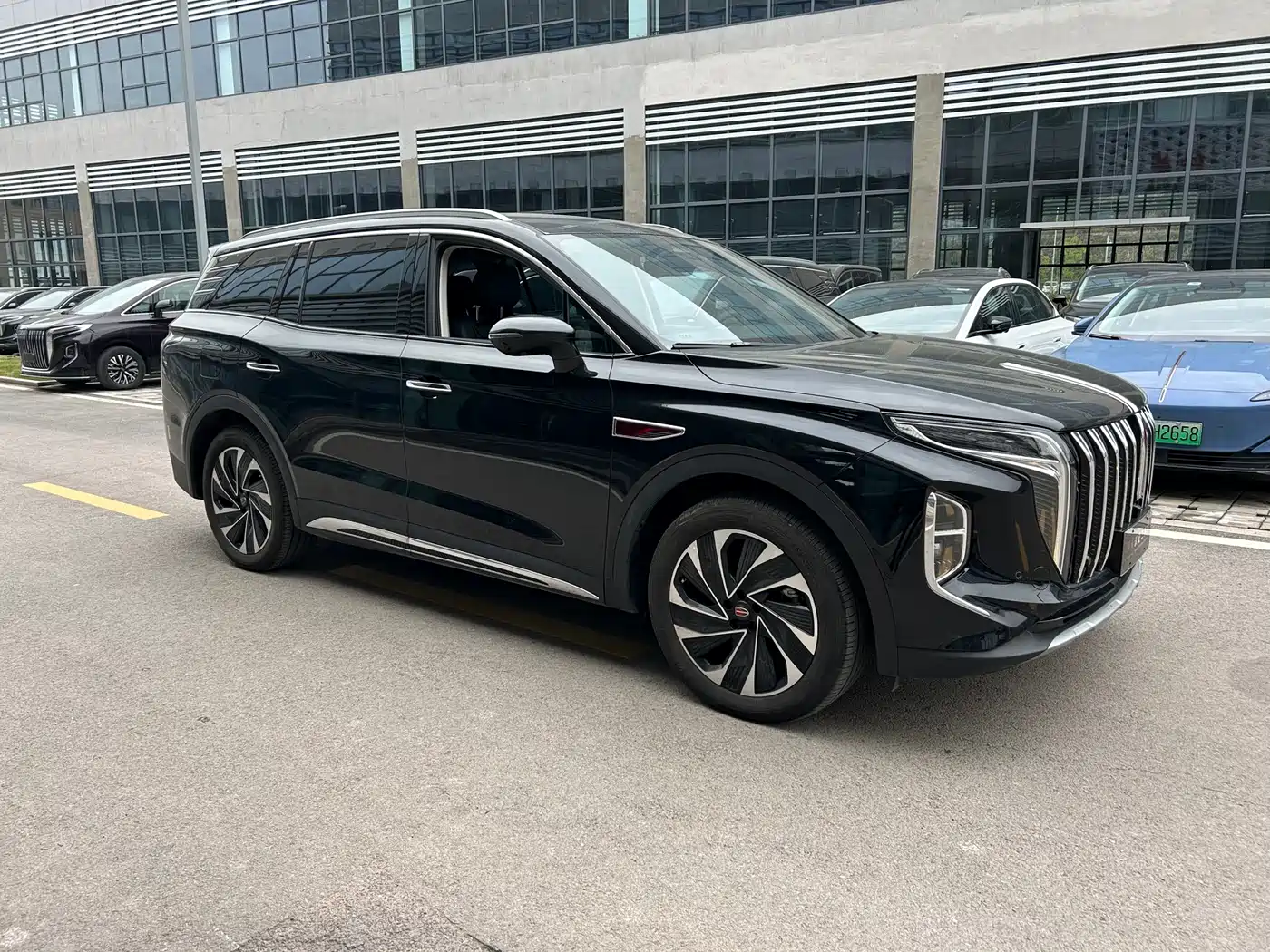 Hongqi HS7 PHEV 2024 2.0T PHEV 4WD Flagship Edition 6-seater фото 3
