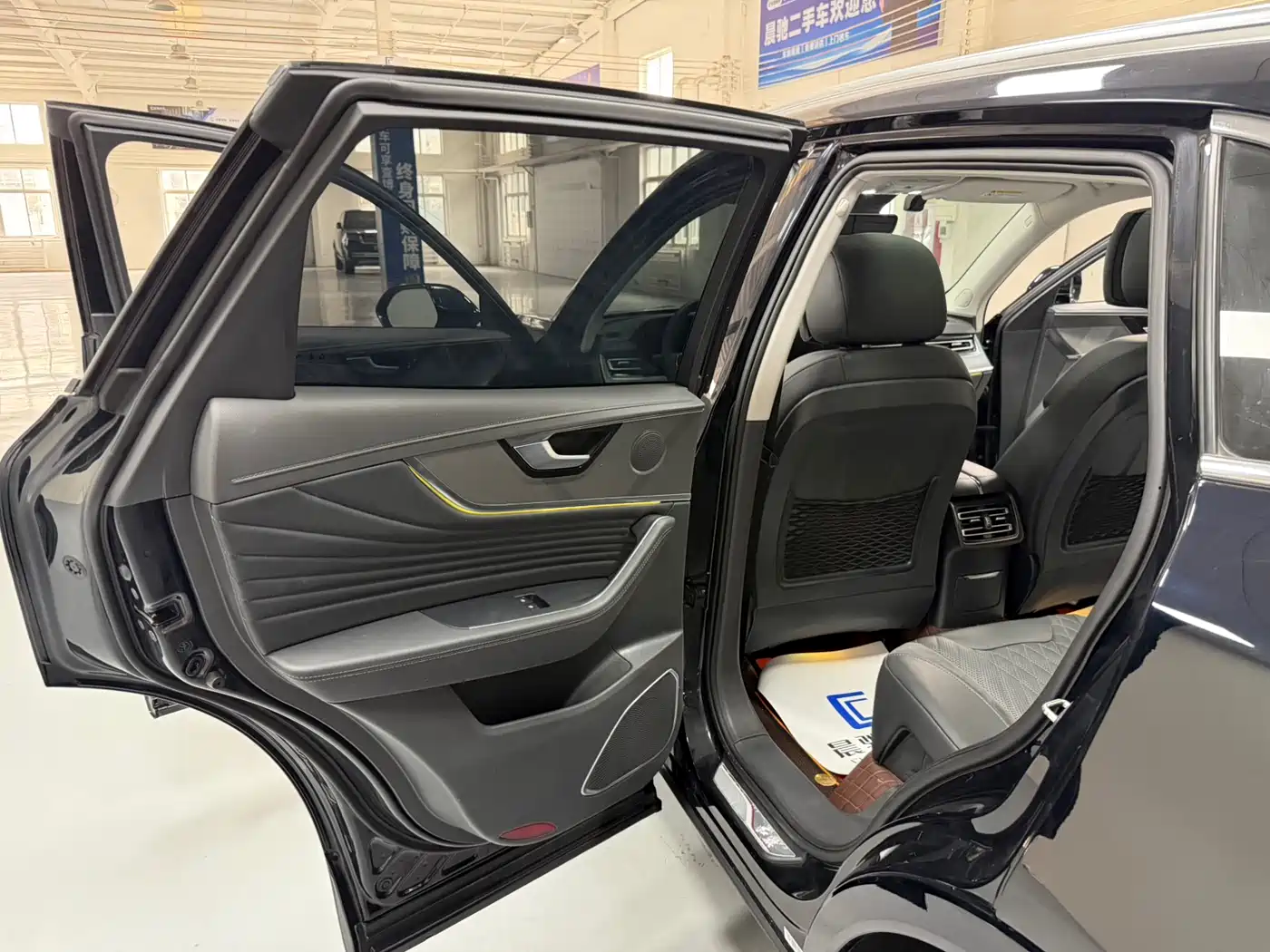 Hongqi HS5 2023 2.0T Flag Enjoy Pro Edition фото 12