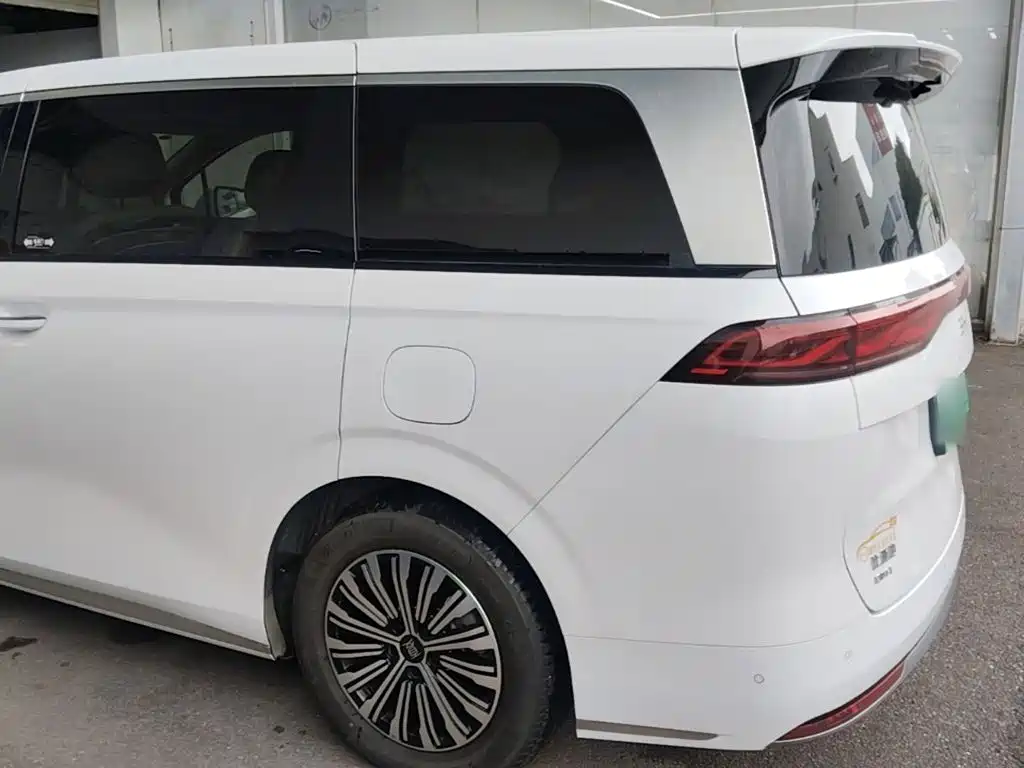 BYD Xia 2025 2025 DM-i 1.5T 180km Surpass Edition