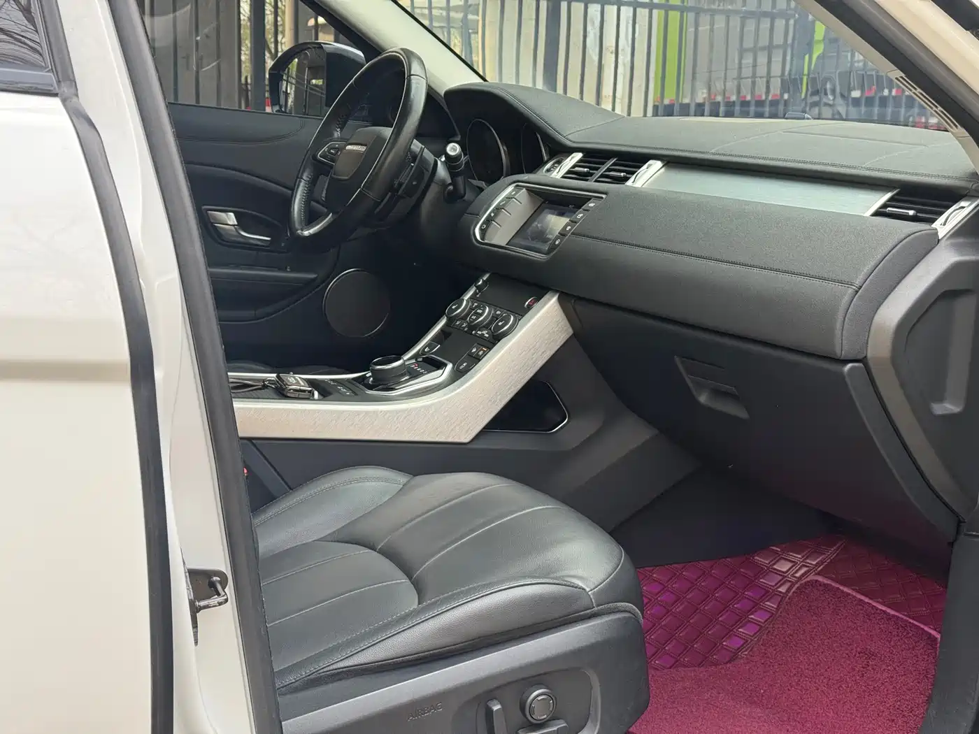 Land Rover Range Rover Evoque 2017 2.0T SE Smart Shine Edition фото 15