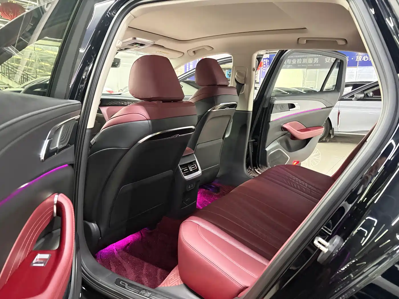 Hongqi H5 2024 2.0T Automatic Smart Connect Flag Smooth Edition фото 11