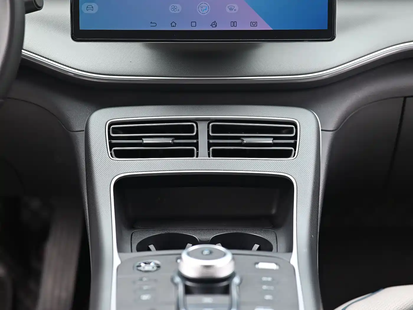 BYD Destroyer 05 2024 DM-i 55KM Pilot Glory Edition фото 10