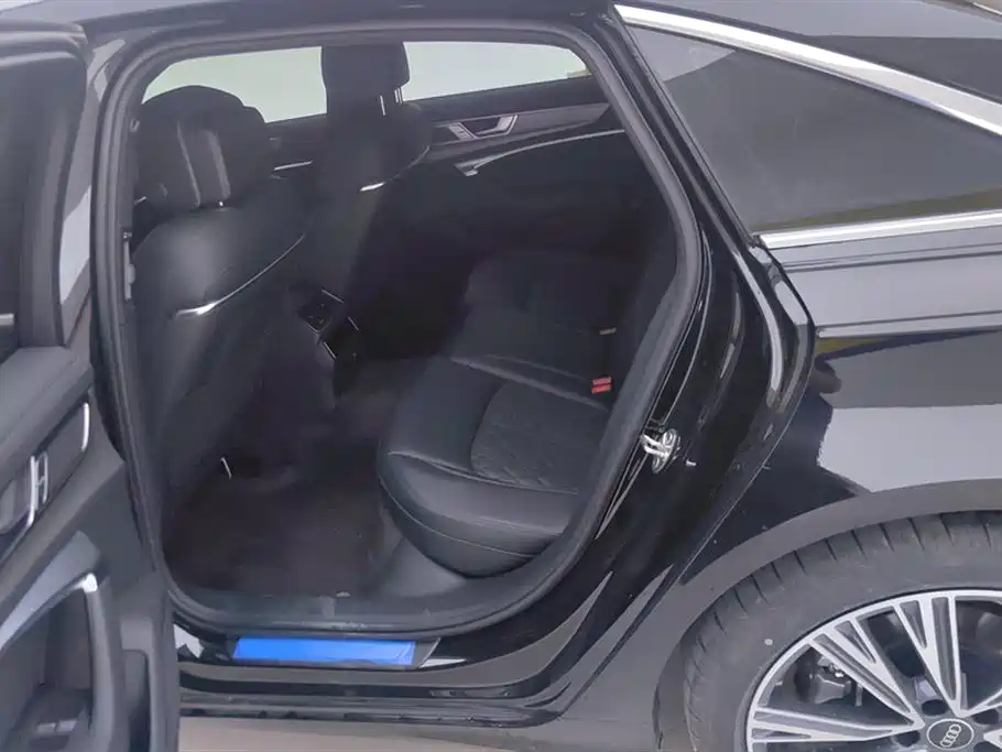 Audi A6L 2025 45 TFSI Premium Sport фото 11