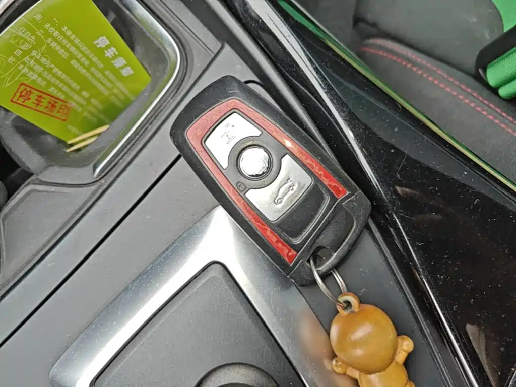 Photo 9 - BMW 1 Series (Import)