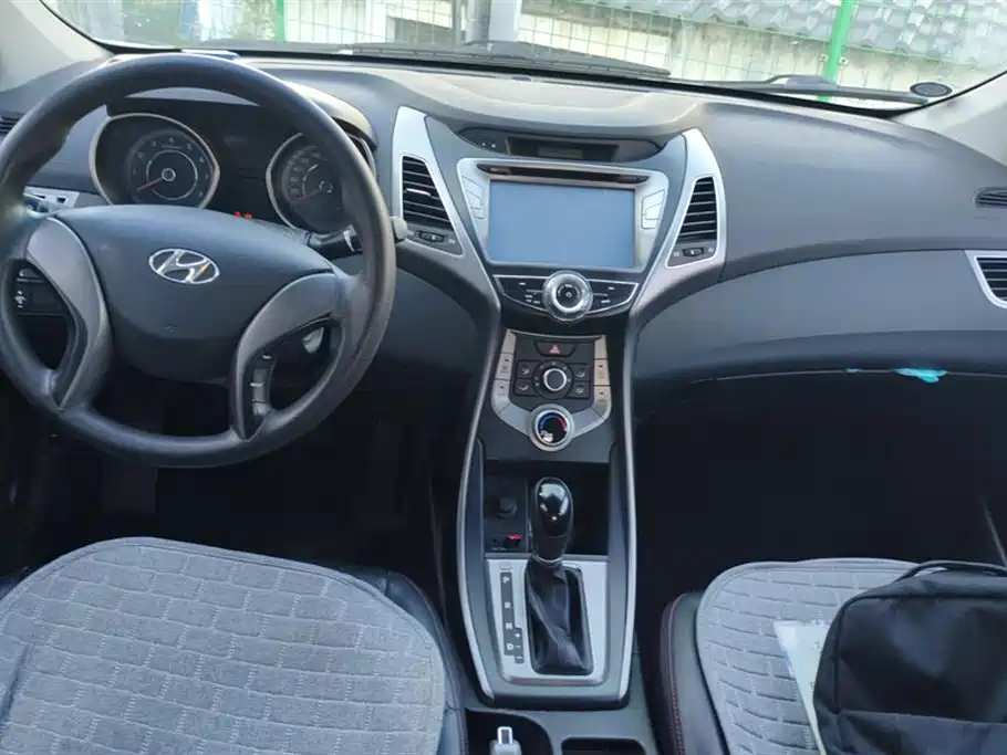 Hyundai Langdong 2015 1.6L Auto Trend фото 12