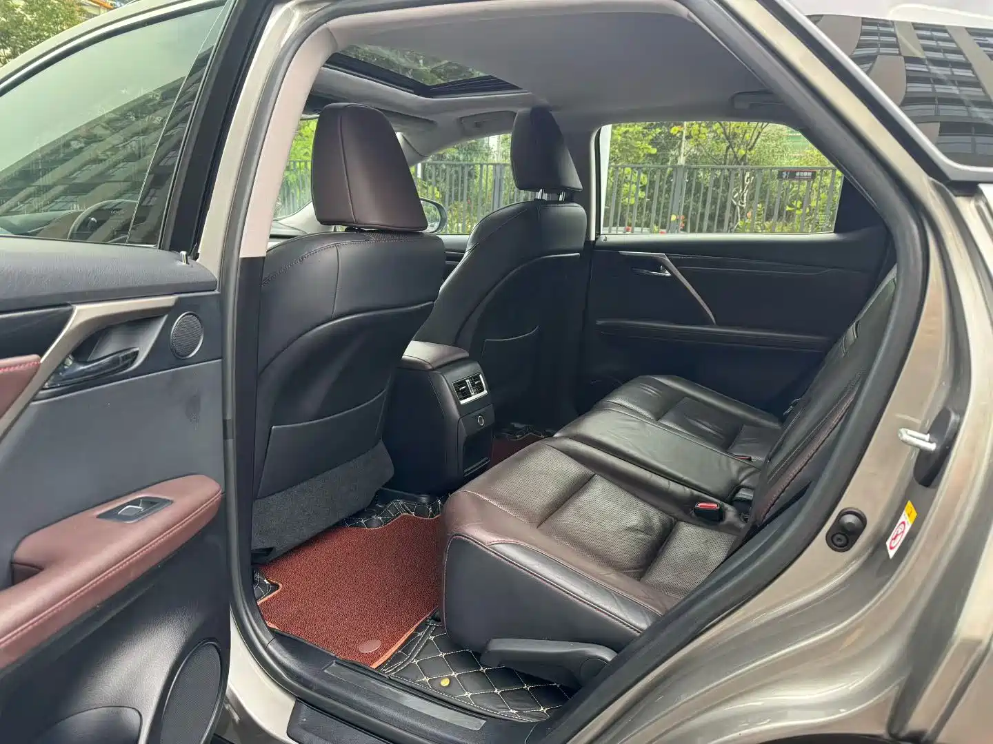 Фото 6 - Lexus RX
