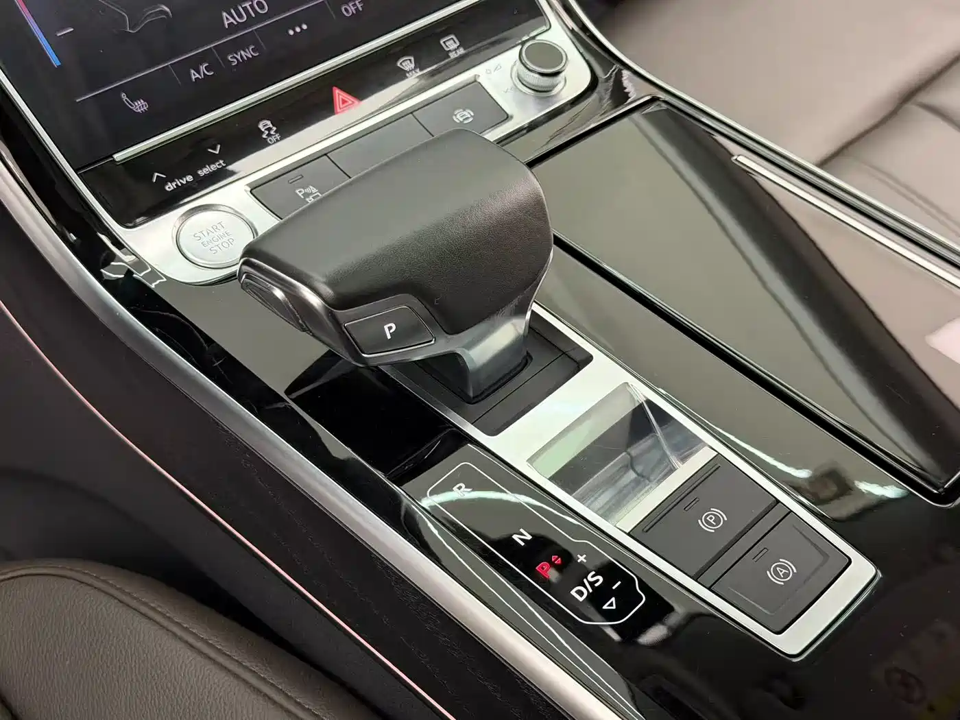 Audi A8 2018 A8L 55 TFSI quattro Launch Premium фото 14