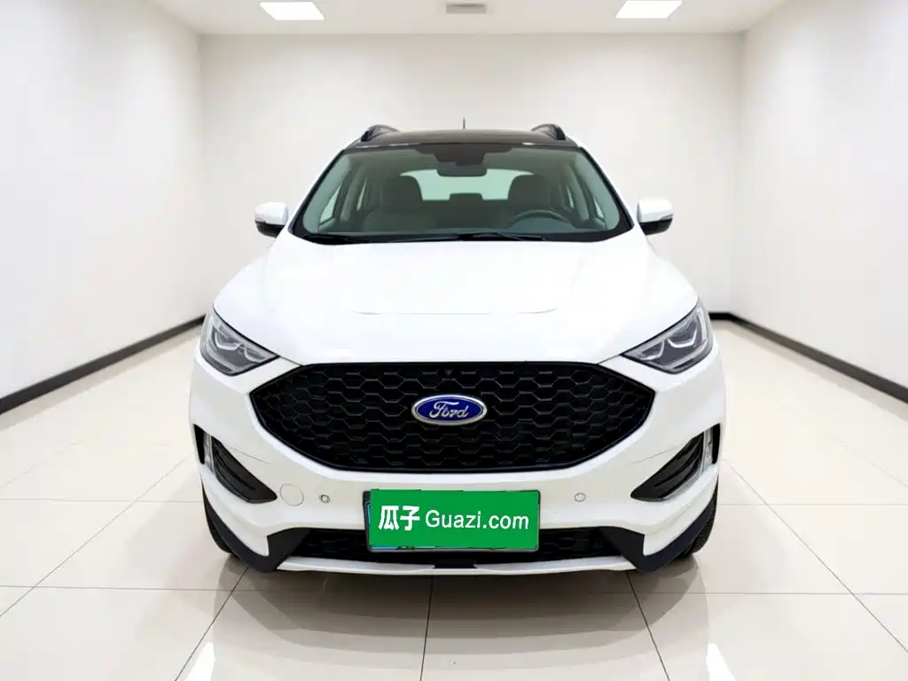Фото 23 - Ford Edge