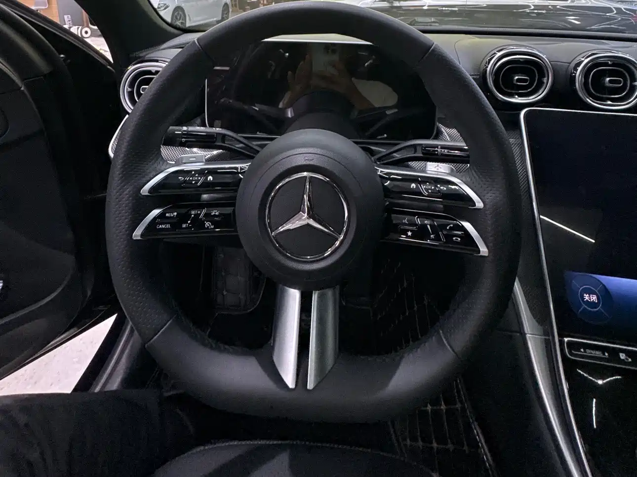 Mercedes-Benz C-Class 2023 C 260 L Night Edition Sport фото 10