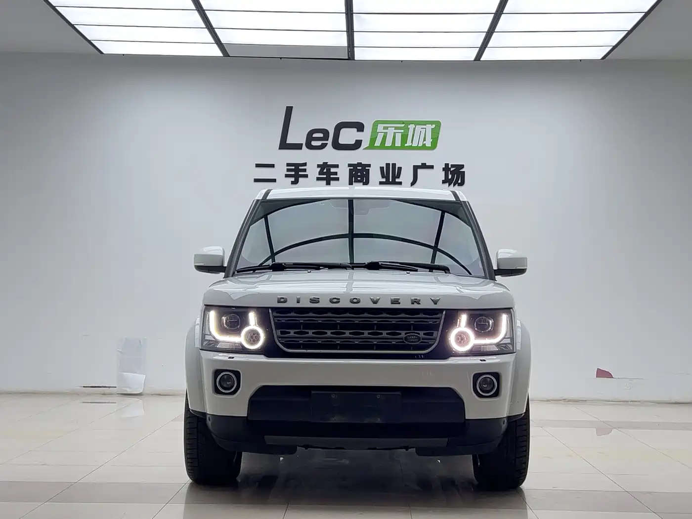 Land Rover Discovery 2014 3.0 SC V6 SE фото 2