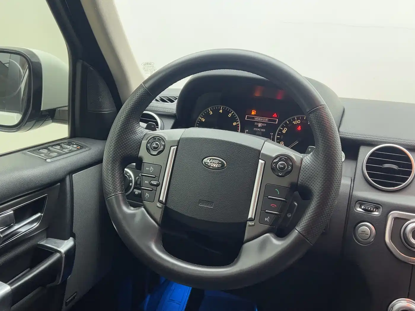 Land Rover Discovery 2014 3.0 SC V6 SE фото 11